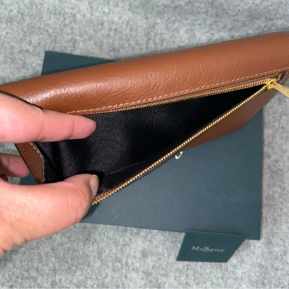 NWT $495 Mulberry Sadie Logo Plaque Flap Wallet Brown